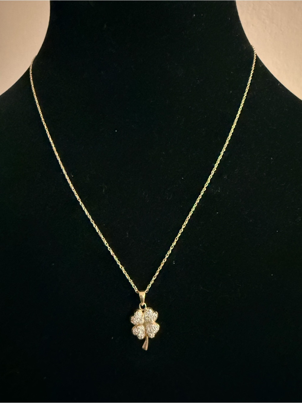 14k solid yellow Gold delicate Four-Leaf Clover Pendant Necklace
